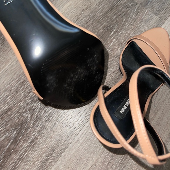 NINE WEST Nude Heels - Picture 3 of 6